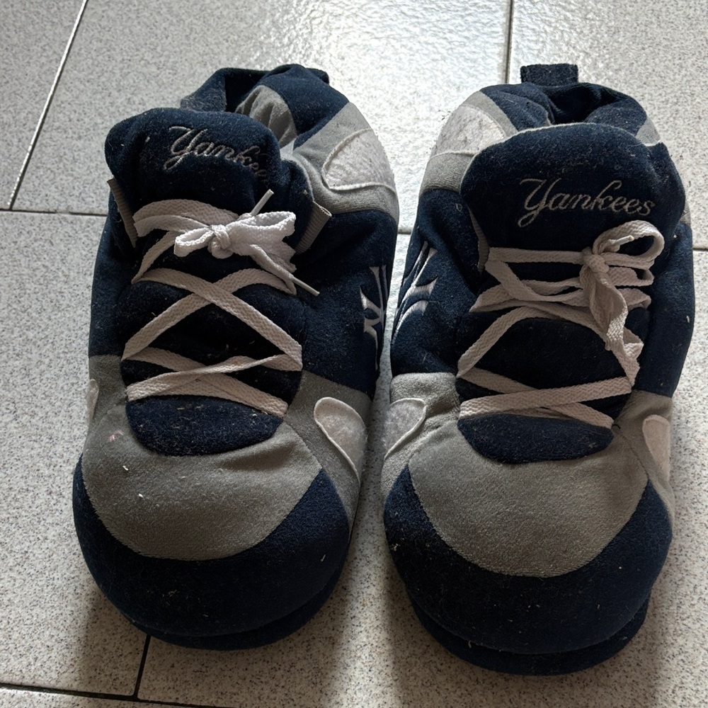 Yankees Navy and Gray Slippers